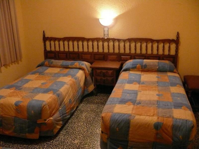 Hostal Rodes Mequinenza Esterno foto